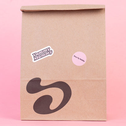 Yummy Mummy Skincare Duo -lahjasetti uudelle äidille sisältäen raskausöljyn ja hoitovoiteen.